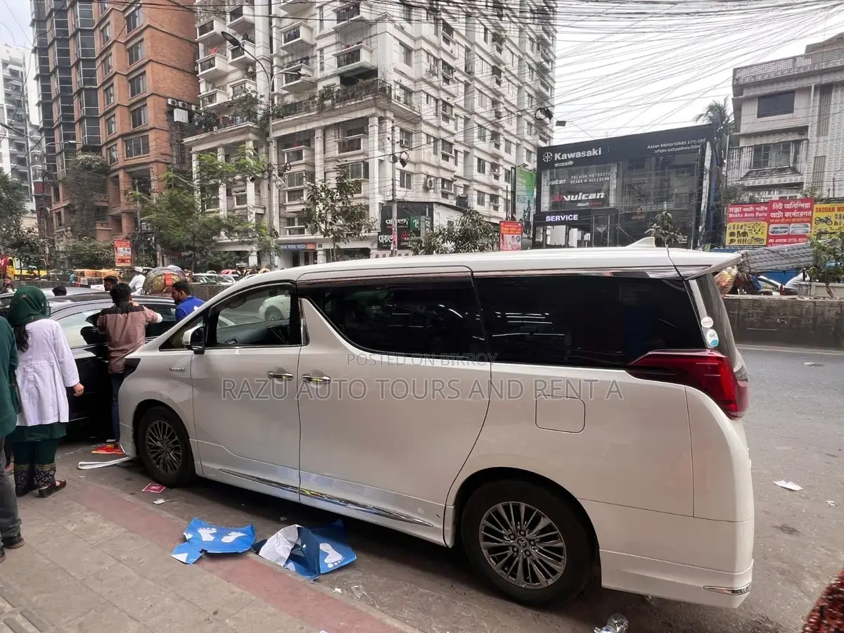 Toyota Alphard Business Class for rent