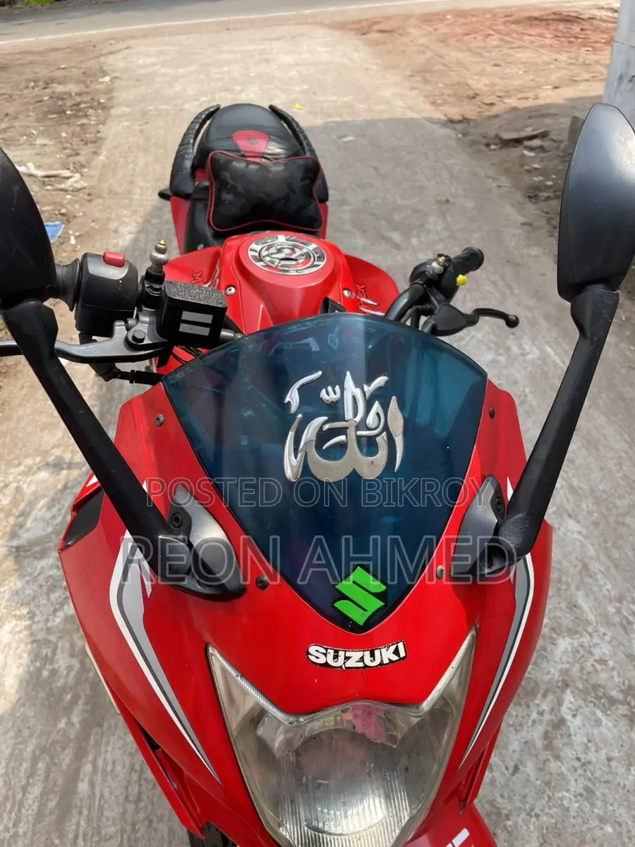 Suzuki Gixxer SF . 2017