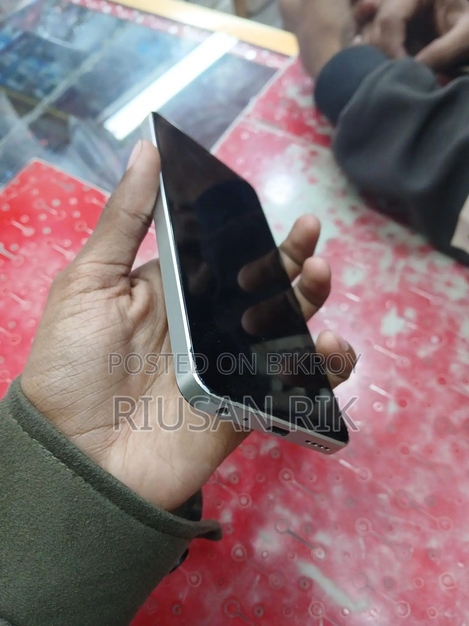 Realme 10 Pro (Used)