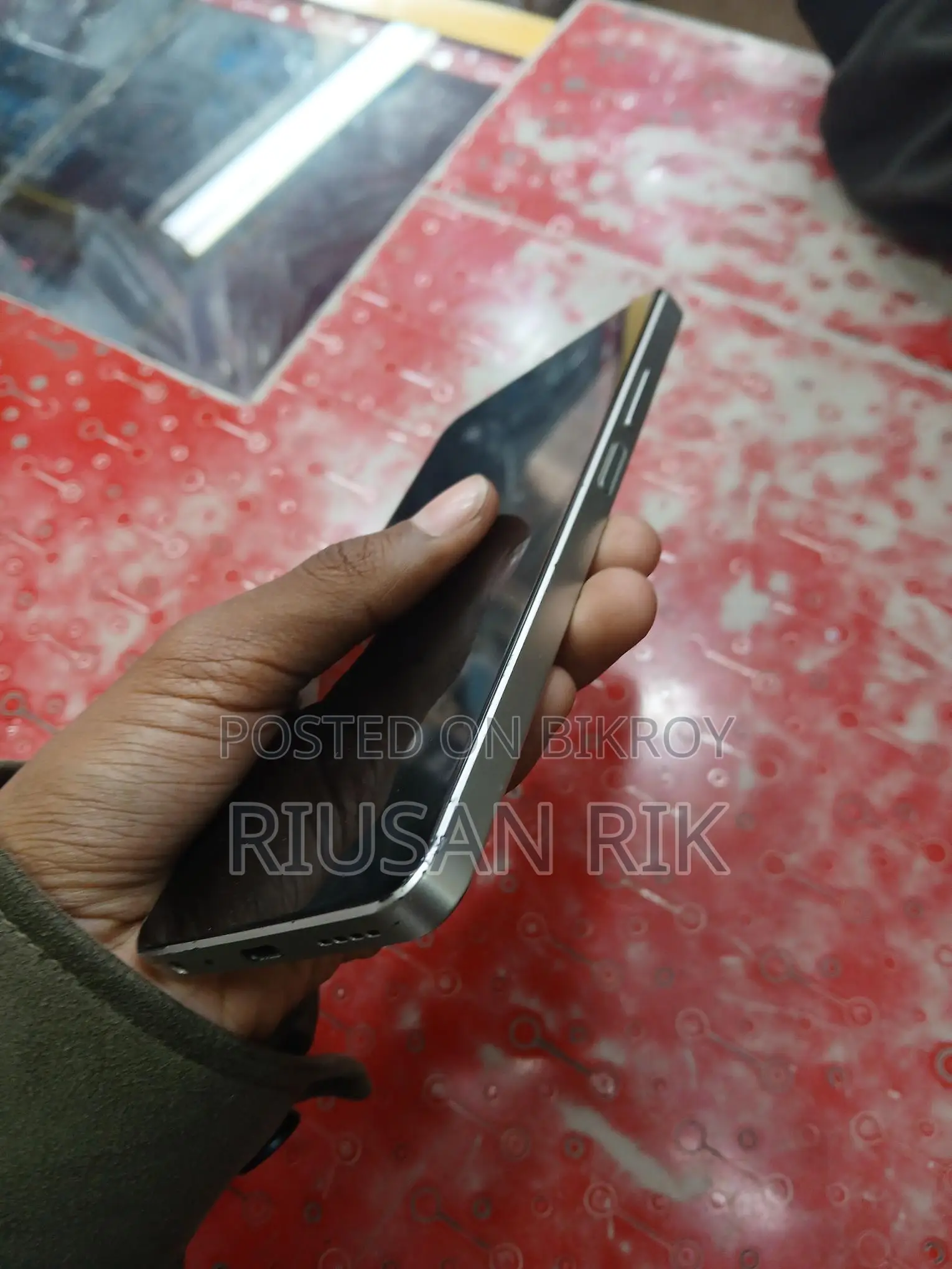 Realme 10 Pro (Used)