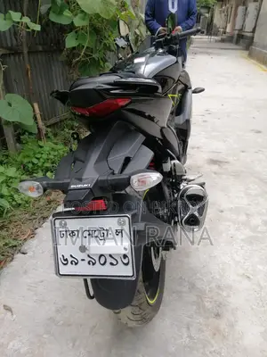 Suzuki Gixxer SF . 2025