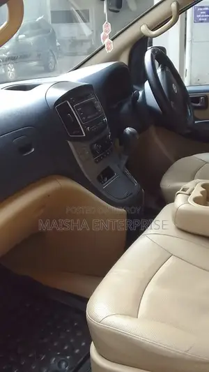 Hyundai H1 2016 Silver