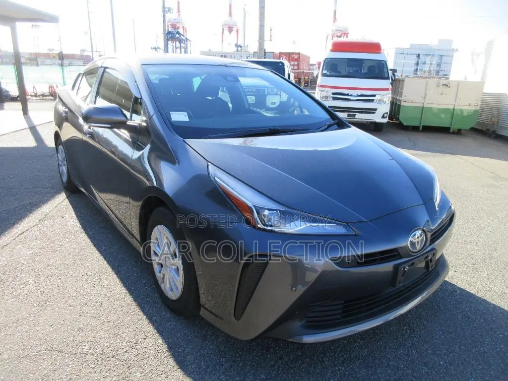 Toyota Prius S 2021