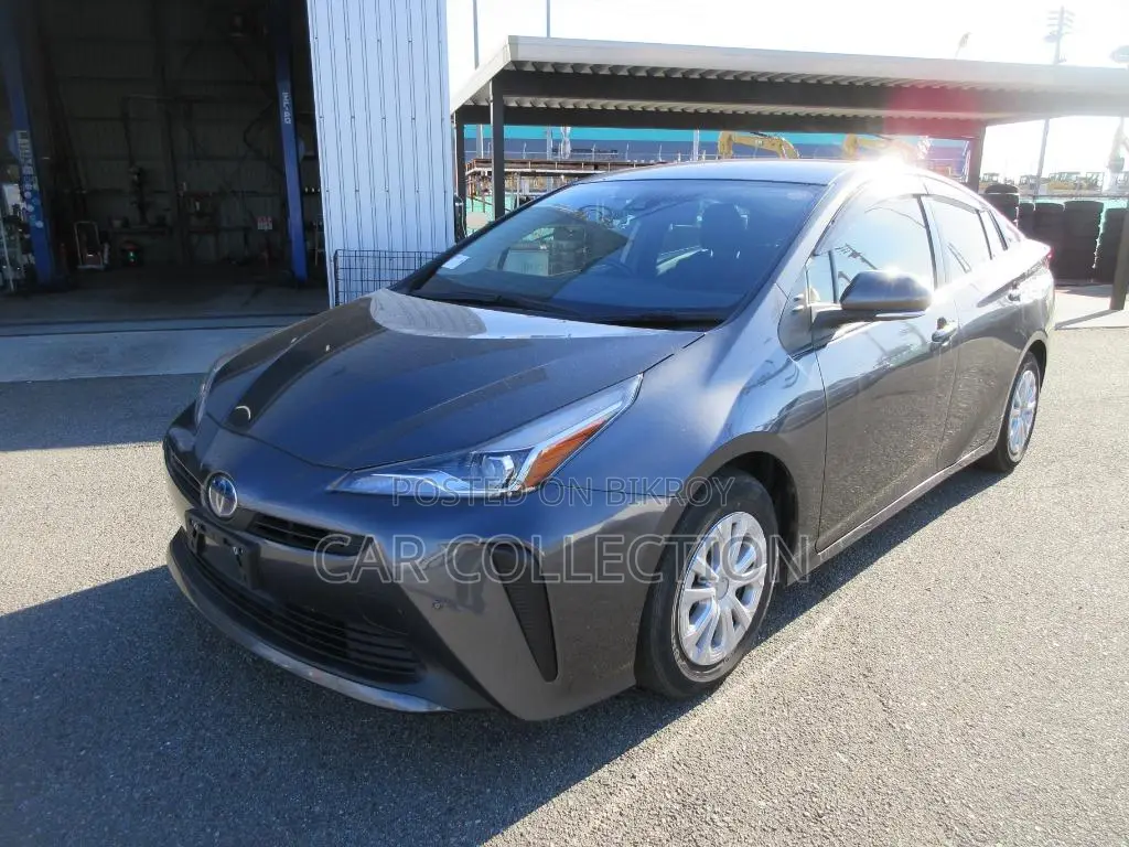 Toyota Prius S 2021