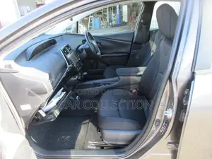 Toyota Prius S 2021