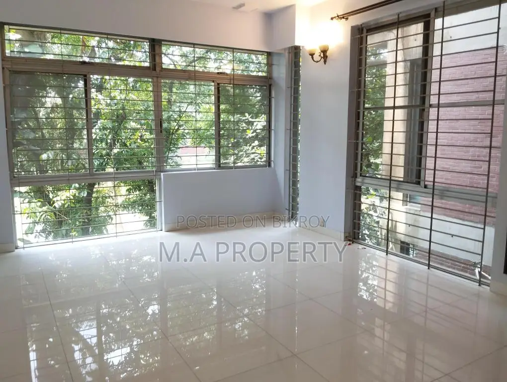 3000SFT 4BED SEMI-FURNISHED FLAT RENT IN BARIDHARA DIPLOMATIC