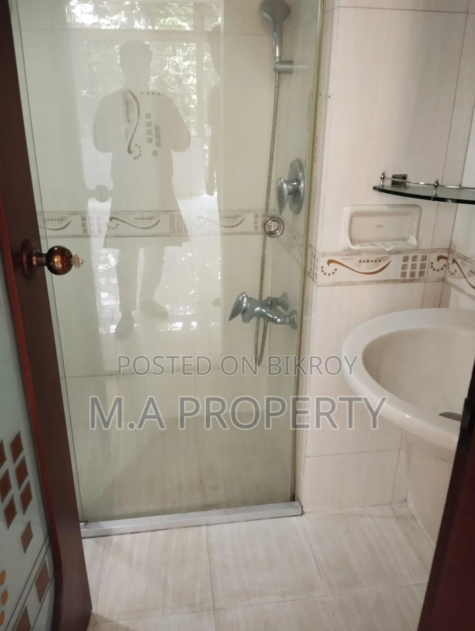 3000SFT 4BED SEMI-FURNISHED FLAT RENT IN BARIDHARA DIPLOMATIC