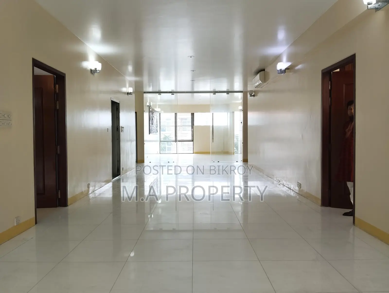 3000SFT 4BED SEMI-FURNISHED FLAT RENT IN BARIDHARA DIPLOMATIC