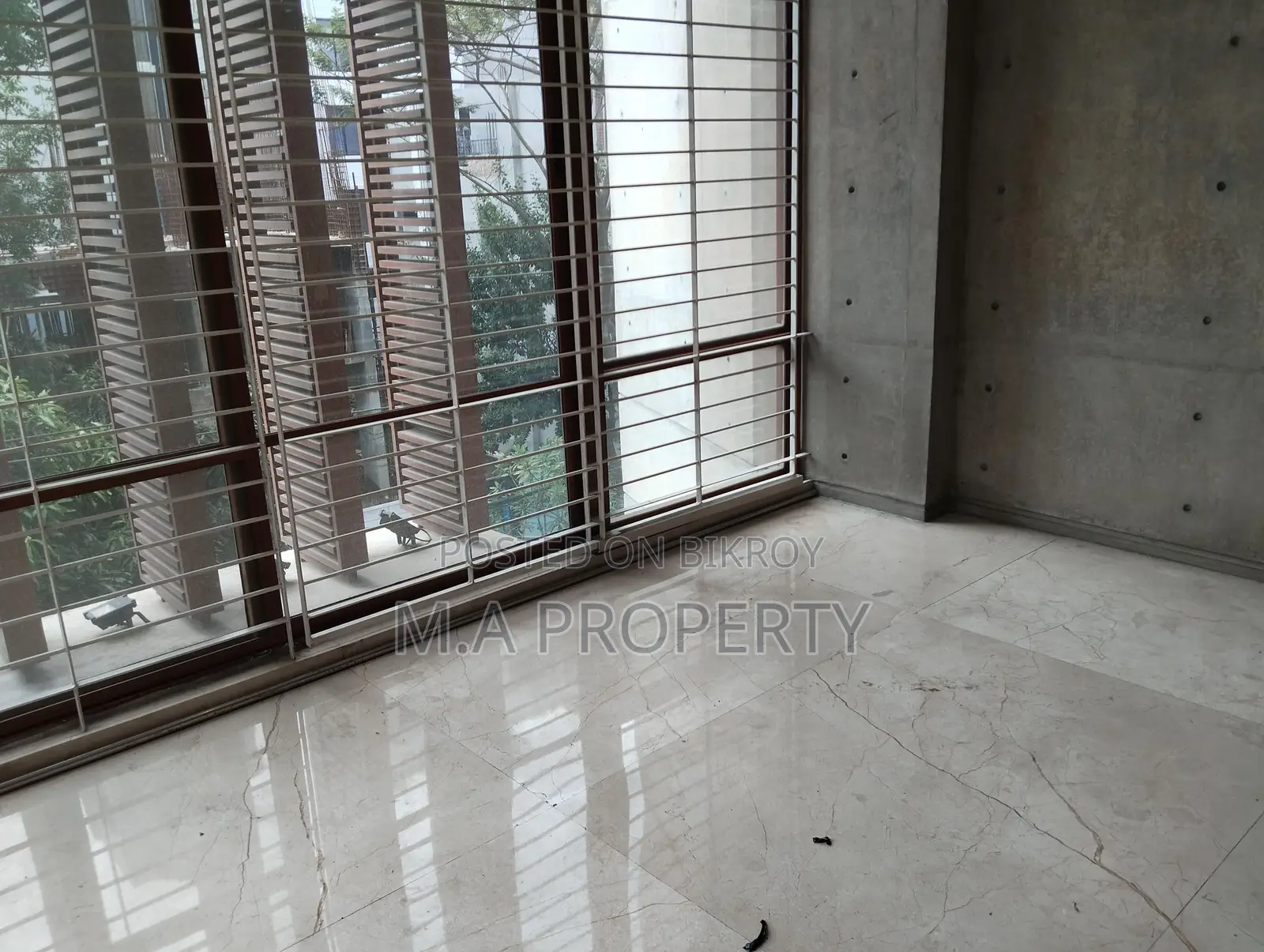 3000SFT 4BED SEMI-FURNISHED FLAT RENT IN BARIDHARA DIPLOMATIC