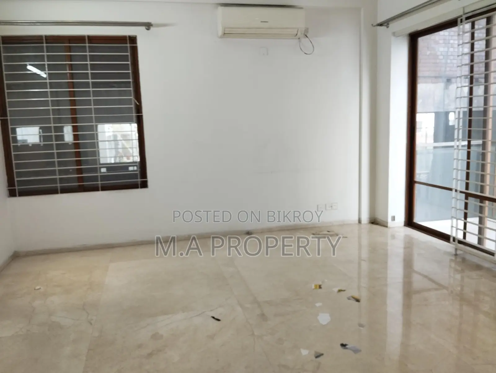 3000SFT 4BED SEMI-FURNISHED FLAT RENT IN BARIDHARA DIPLOMATIC