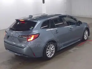 টয়োটা করোলা ২০২১ গ্রে