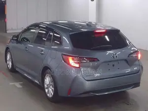 টয়োটা করোলা ২০২১ গ্রে