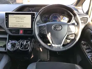 Toyota Esquire GI PREMIUM HYB 4.5 2021