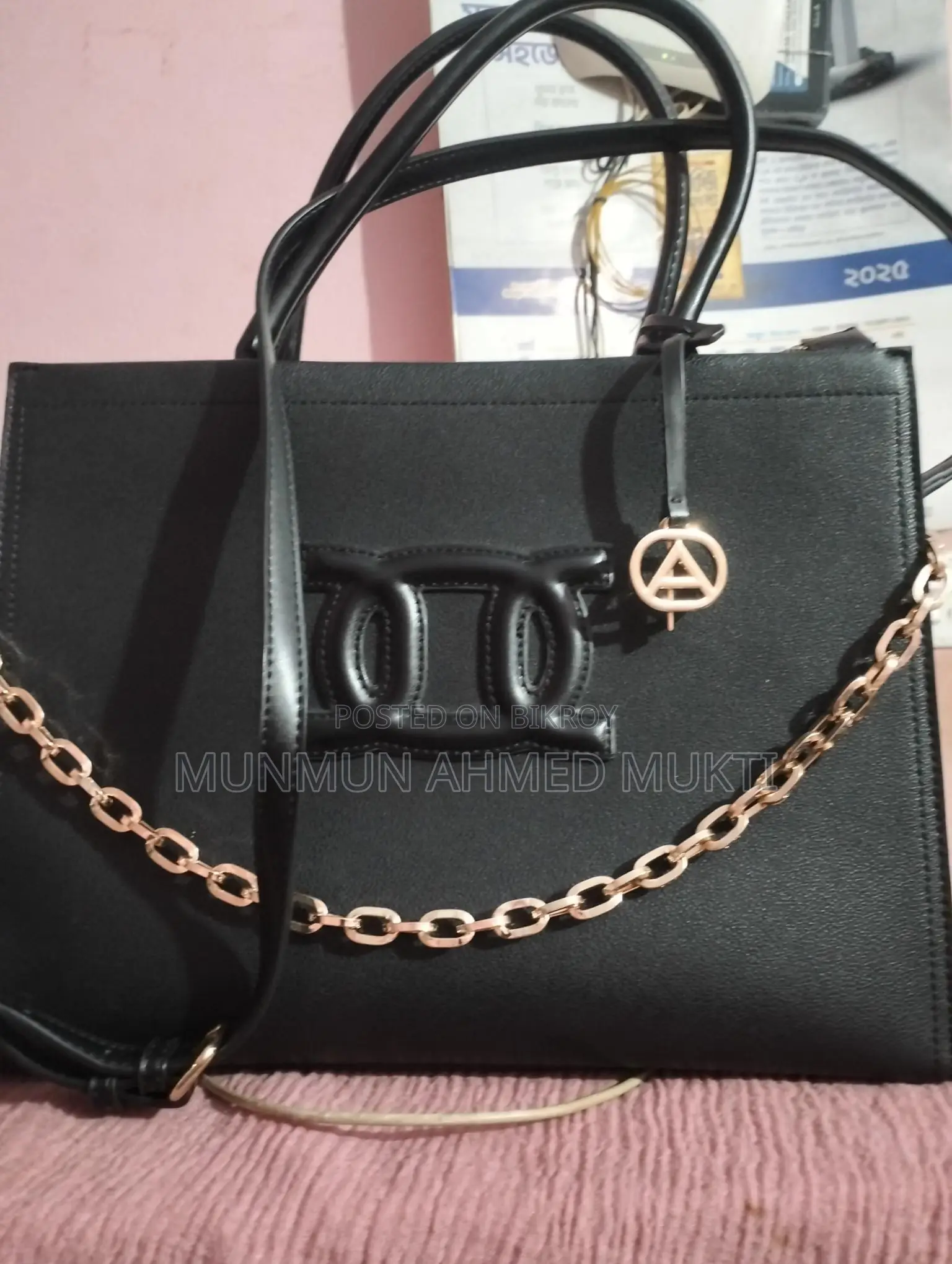 Adlo Black Bag