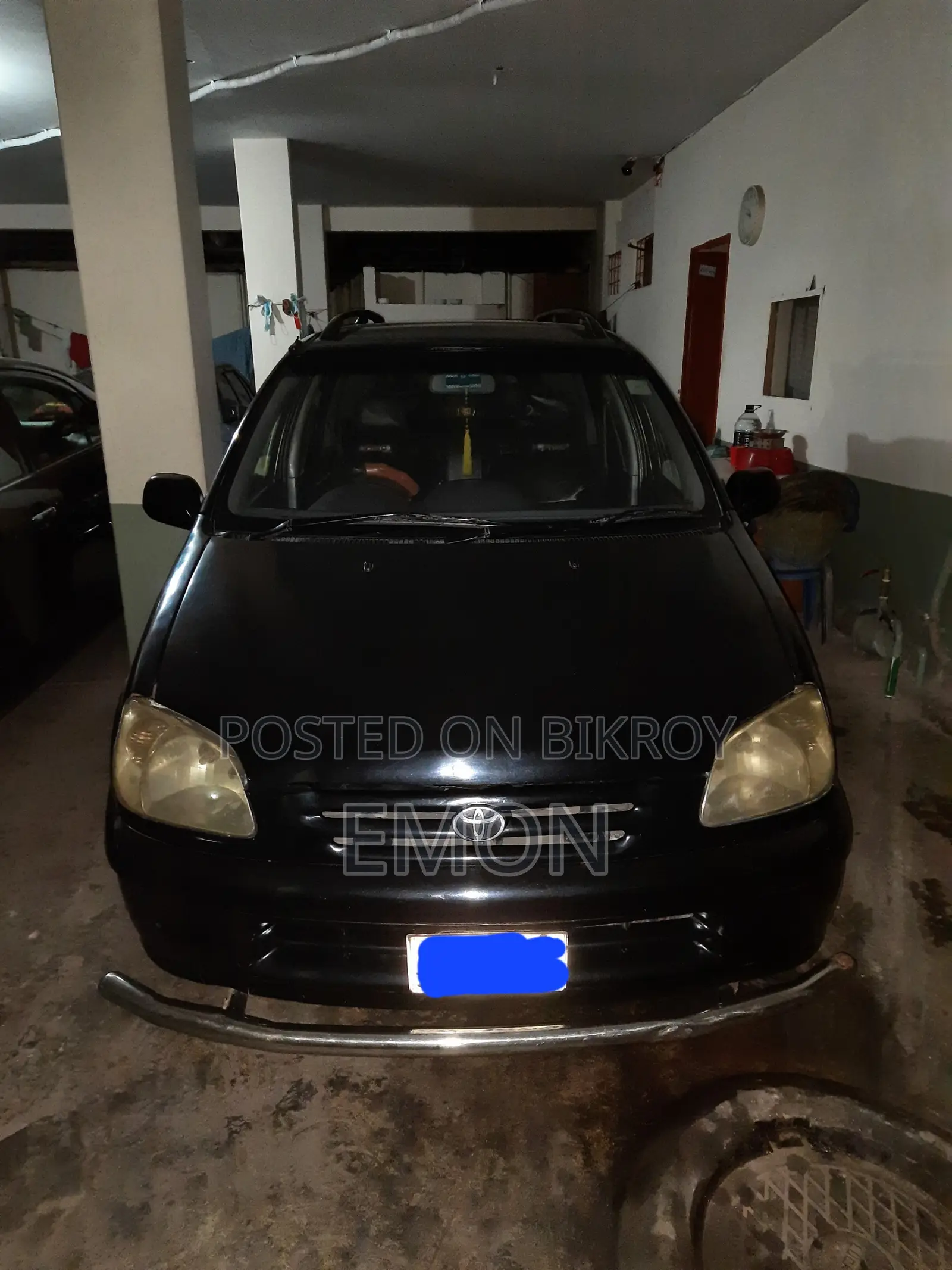 Toyota Raum 2001 Black