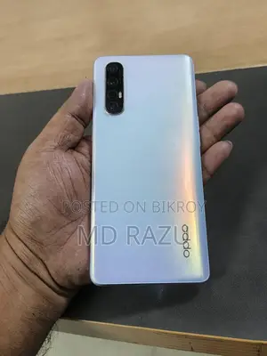 OPPO Reno 3 Pro with a green line (Used)
