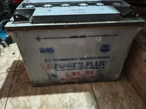 12 Volt, 250 Ampere Mishuk Water Battery (Old)