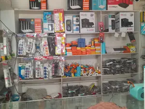 মোবাইলের দোকানের ডেকোরেশন