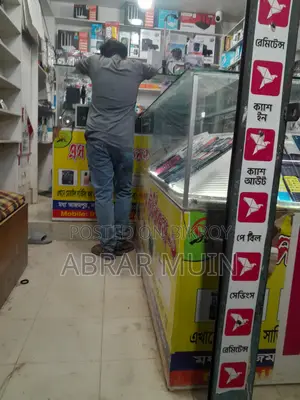 মোবাইলের দোকানের ডেকোরেশন