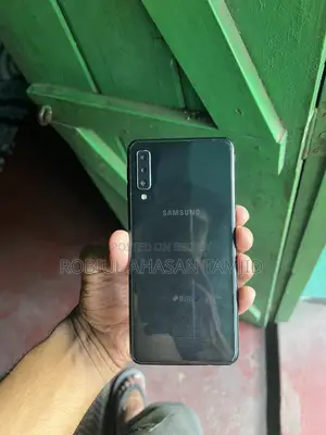 Samsung Galaxy A7 . (Used)