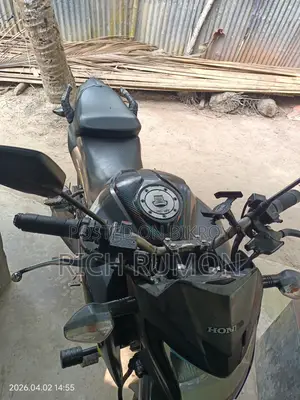 Honda Hornet . 2018