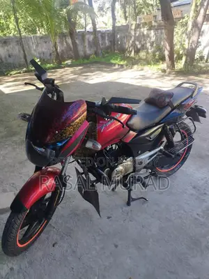 Bajaj Pulsar 150 . 2015