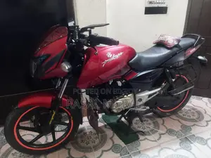 Bajaj Pulsar 150 . 2015