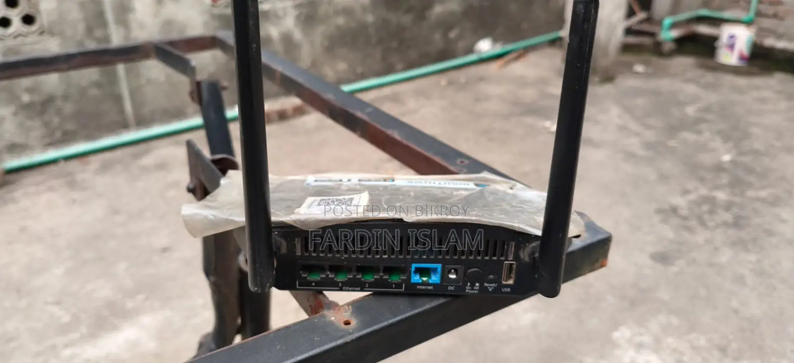 NetGear R6120