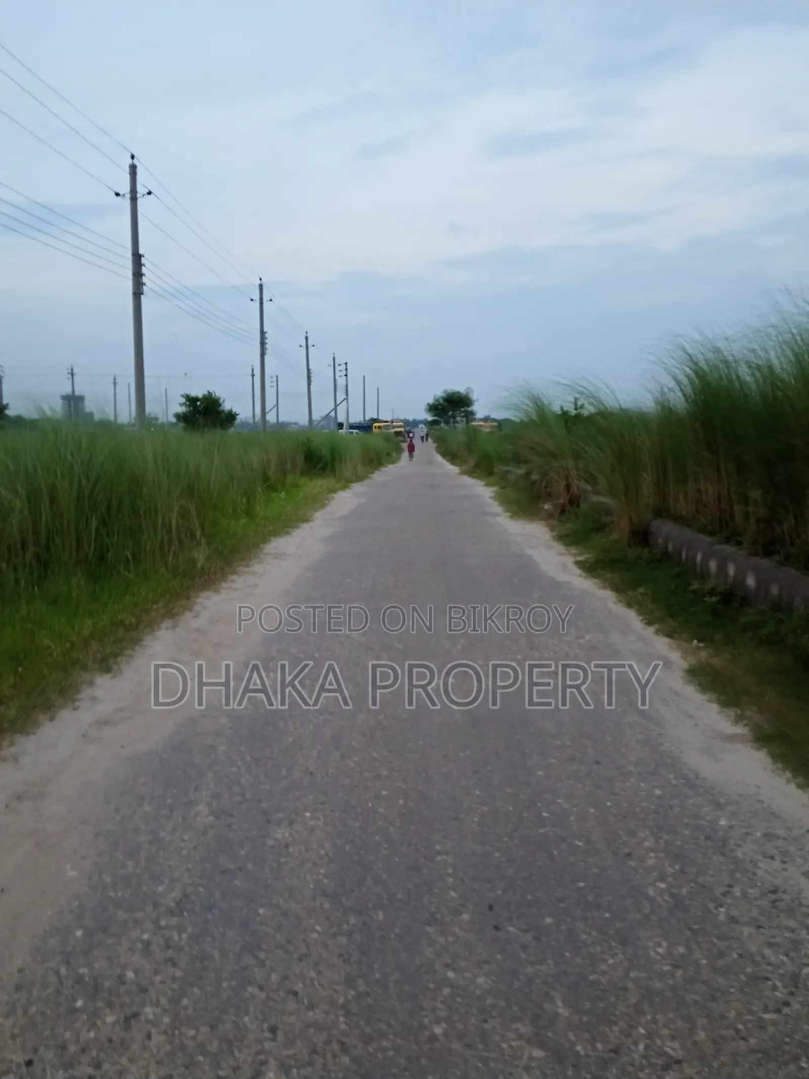 সেক্টর-১৫/বি, উত্তরা-তে ৬০ ফুট রাস্তার পাশে ৩ কাঠার পার্ক ইস্ট প্লট