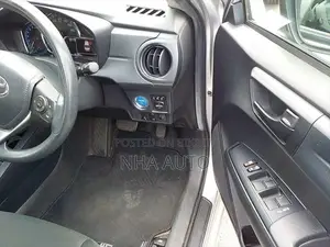 Toyota Axio HYBRID EX PKG 2020