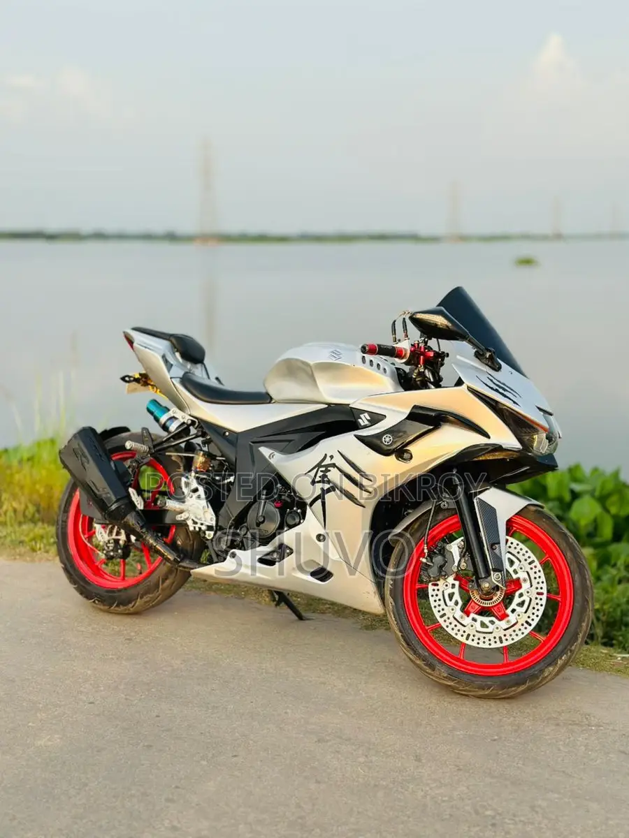 Suzuki GSX R150 ABS . 2022