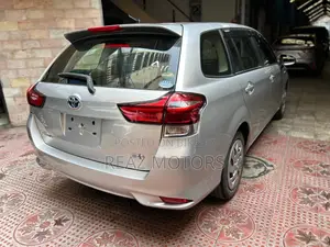 Toyota Fielder EX PKG SILVER / 2020