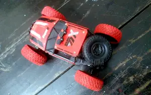 Offloading rock climber R/C monster truck