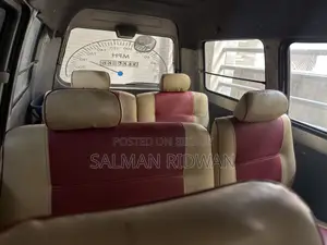 Toyota Noah Low floor 2001