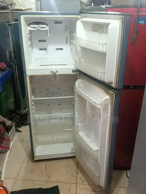 Non-frost running 12 CFT Samsung fridge. 1-month compressor warranty.