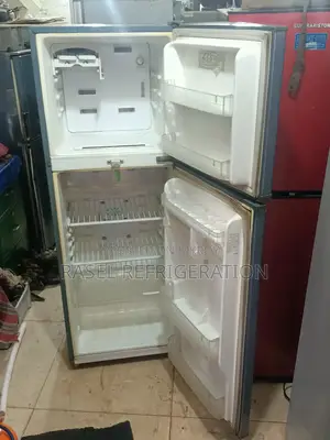 Non-frost running 12 CFT Samsung fridge. 1-month compressor warranty.