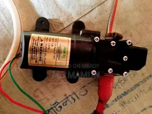 মোটরসাইকেল ধোয়া এবং গাছের স্প্রে করার জন্য পাম্প