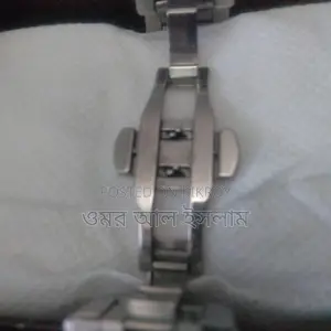 ঘড়িটি বিক্রির জন্য (এনালগ এবং ডিজিটাল)