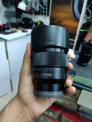 Sony FE 85mm F/1.8 Lens