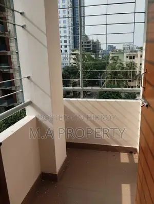 UNFINISHED FLAT FOR RENT IN GULSHAN I