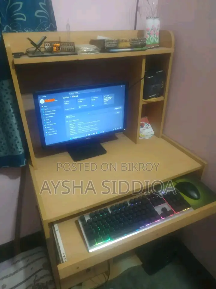 ফুল ফ্রেশ কম্পিউটার টেবিল