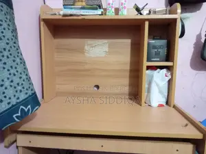 ফুল ফ্রেশ কম্পিউটার টেবিল