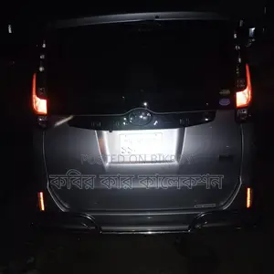 Toyota Noah hybrid 2014
