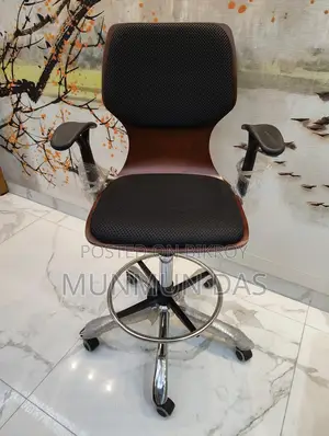 প্রায় নতুন এরগোনোমিক অফিস চেয়ার