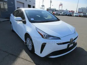 Toyota Prius S 2021