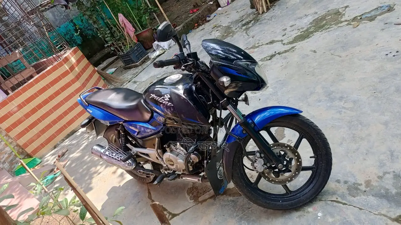 Bajaj Pulsar 150 2015