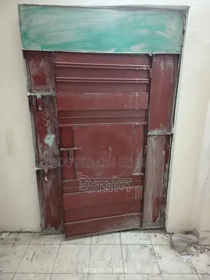 ৫ মাস আগে তৈরি করেছিলাম, গোডাউন ছেড়ে দিয়েছি তাই বিক্রি করে দিবো।