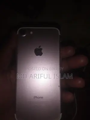 Apple iPhone 7 . (Used)