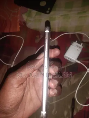 Apple iPhone 7 . (Used)