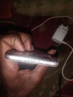 Apple iPhone 7 . (Used)